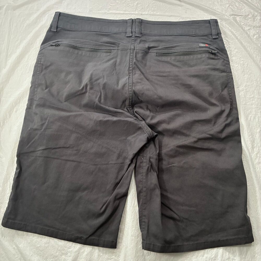 Mountain HardWear Shorts 33 x 11" Inseam - FADING
